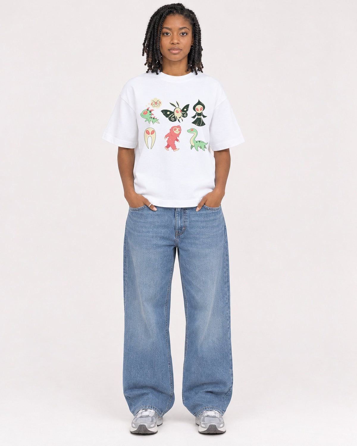 Mockup Boxy Heavyweight Tee White female full-body 15