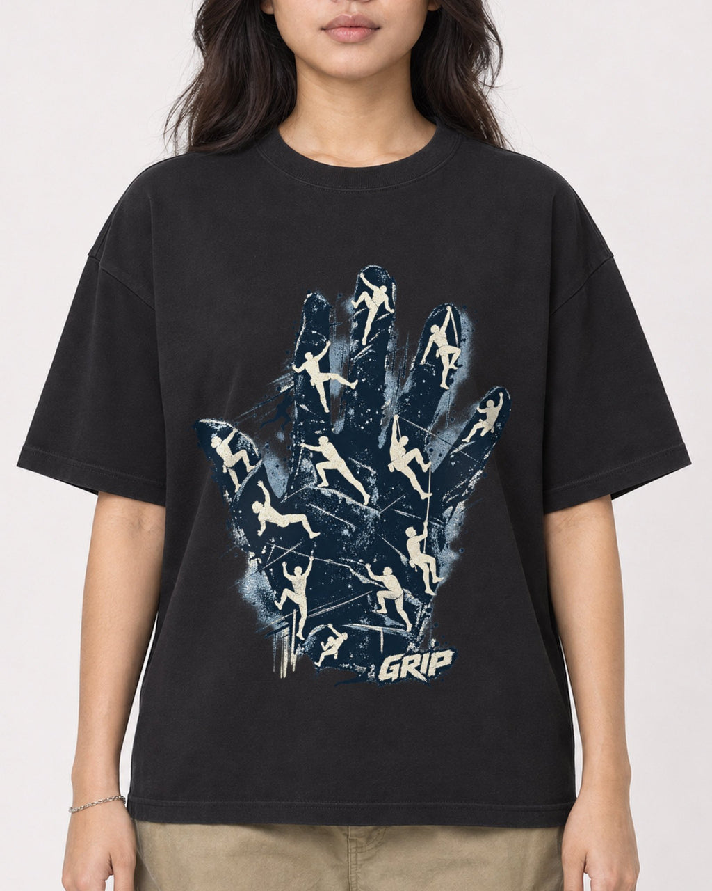 Mockup Boxy Heavyweight Tee Black female close-up 02