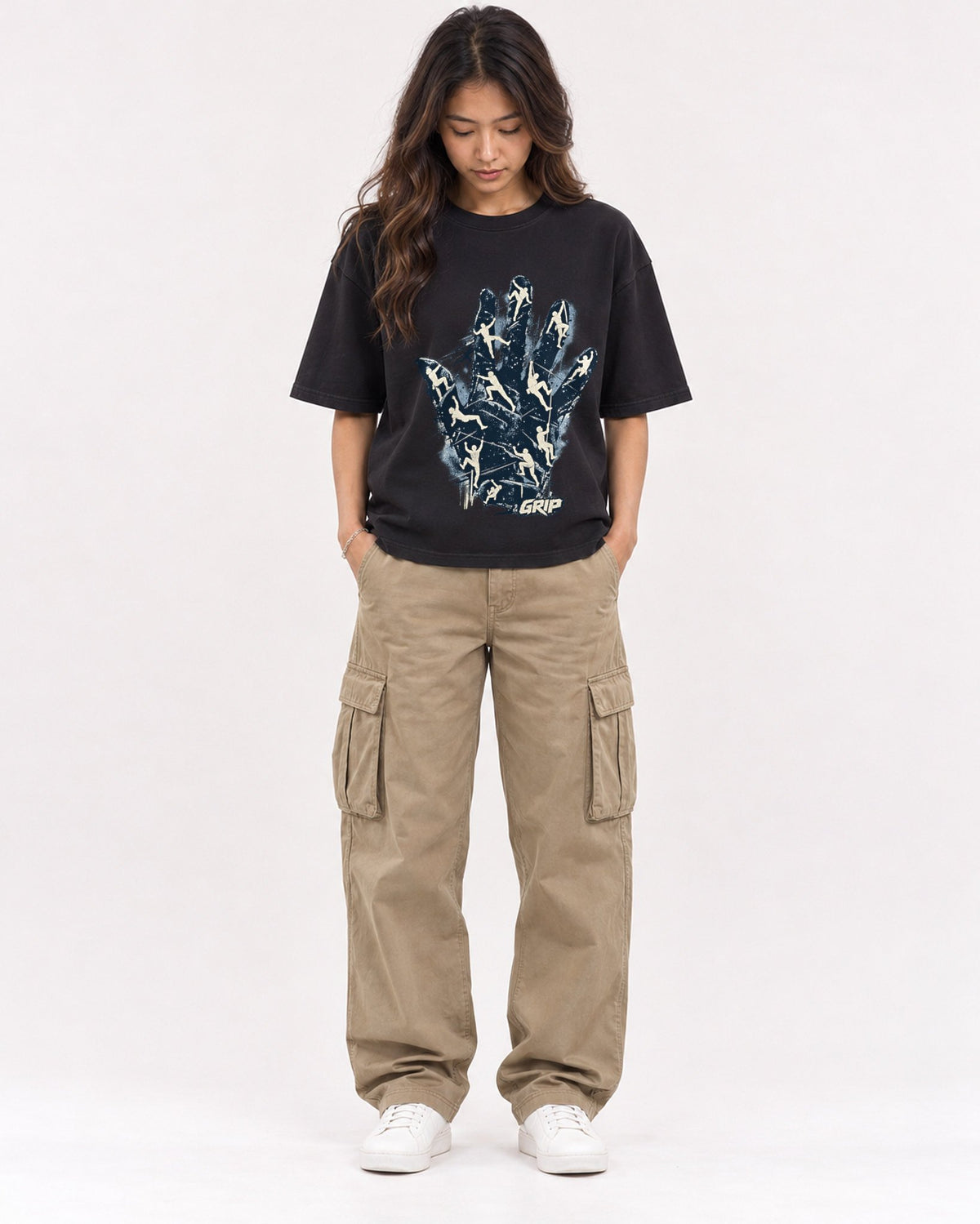 Mockup Boxy Heavyweight Tee Black female full-body 02