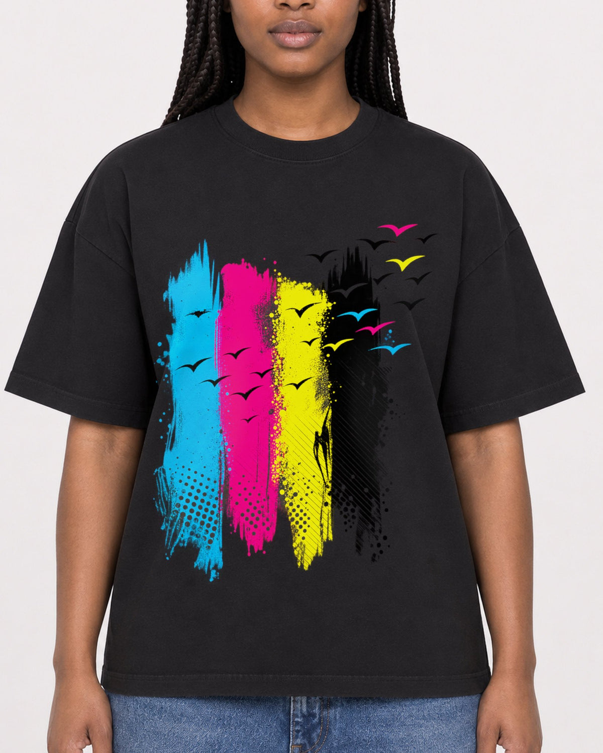 Mockup Boxy Heavyweight Tee Black female close-up 04