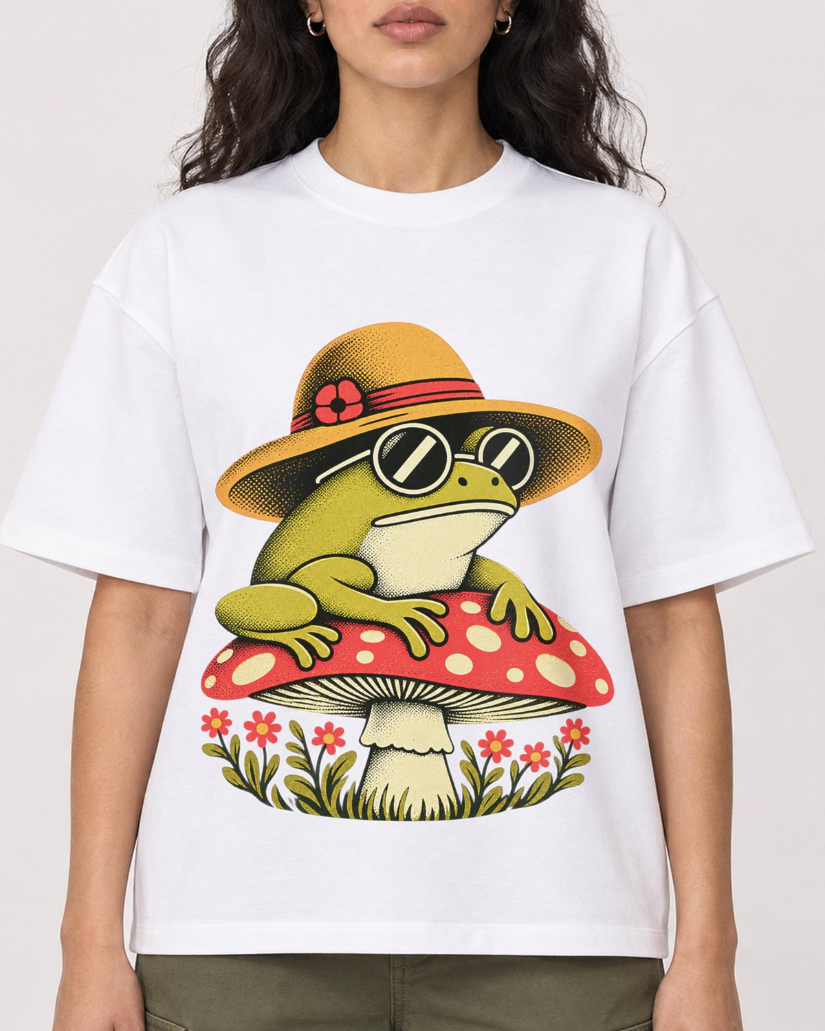 Mockup Boxy Heavyweight Tee White female close-up 07