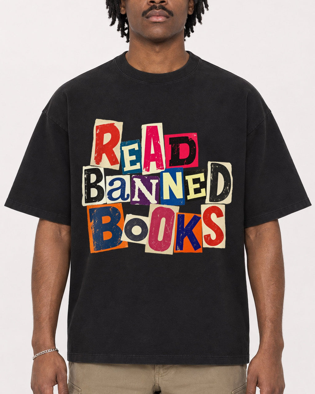 Mockup Boxy Heavyweight Tee Black male close-up 04