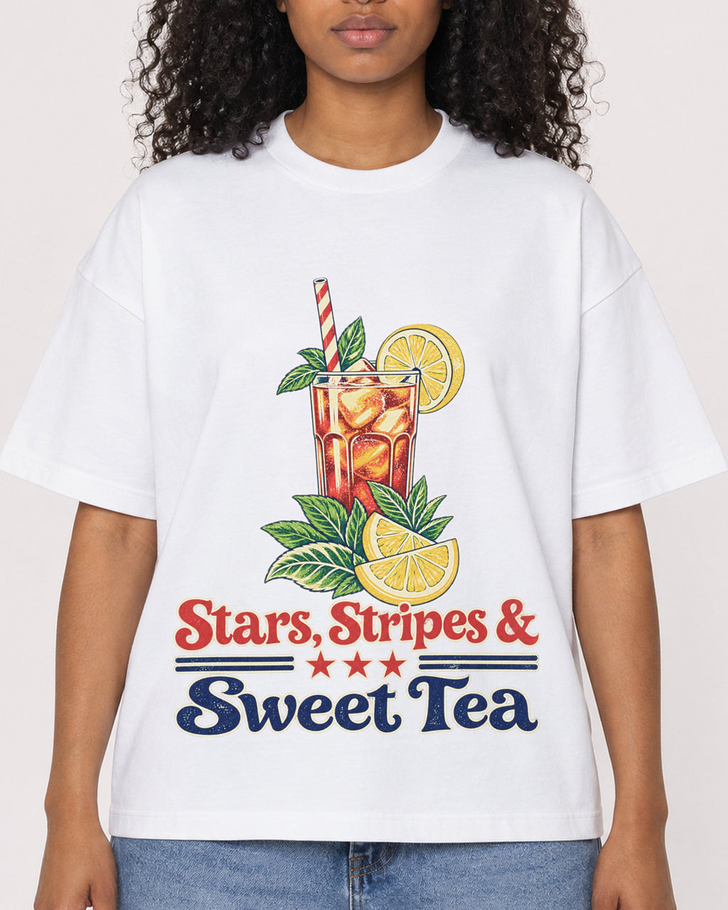 Mockup Boxy Heavyweight Tee White female close-up 05