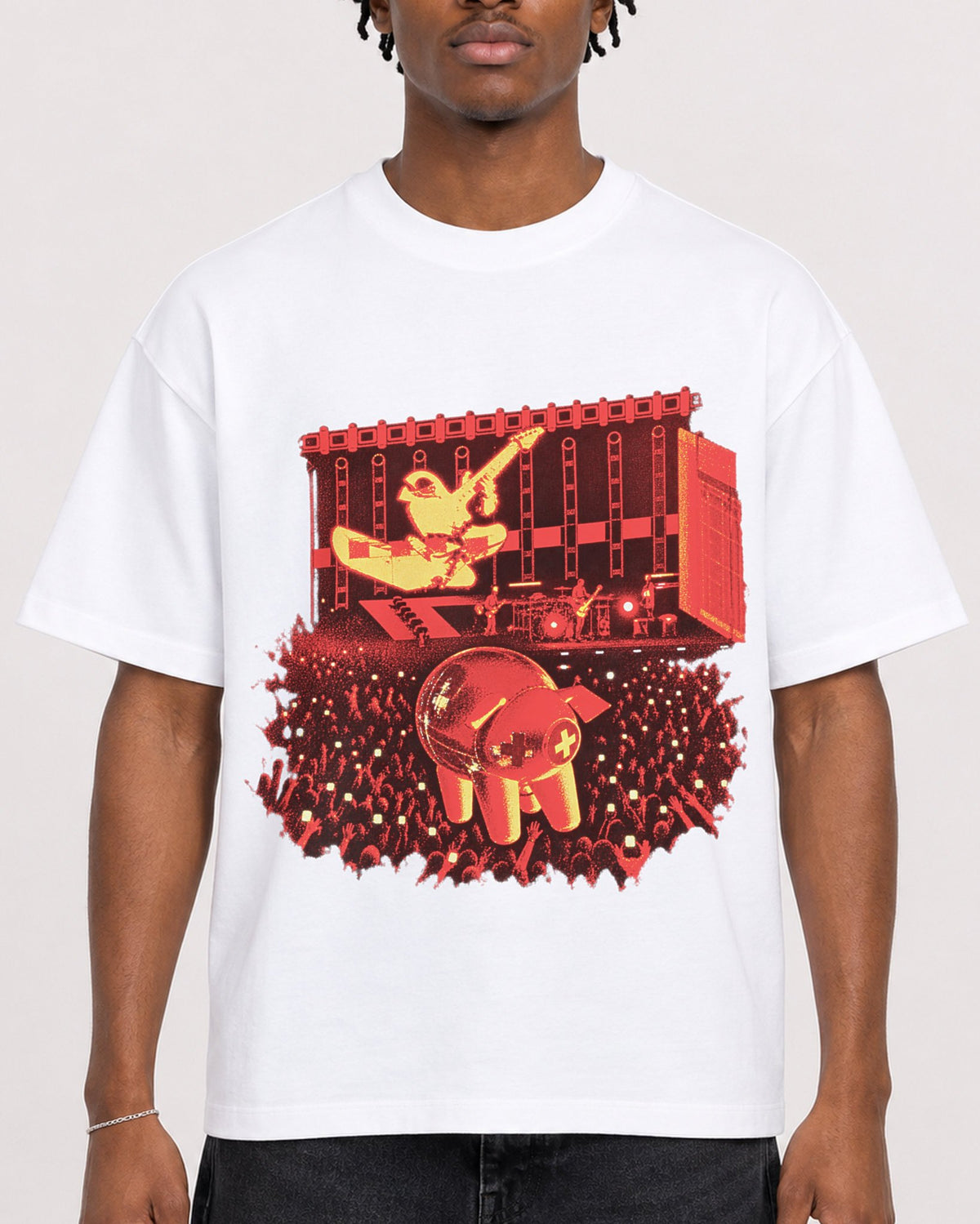 Mockup Boxy Heavyweight Tee White male close-up 05