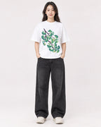 Mockup Boxy Heavyweight Tee White female full-body 03