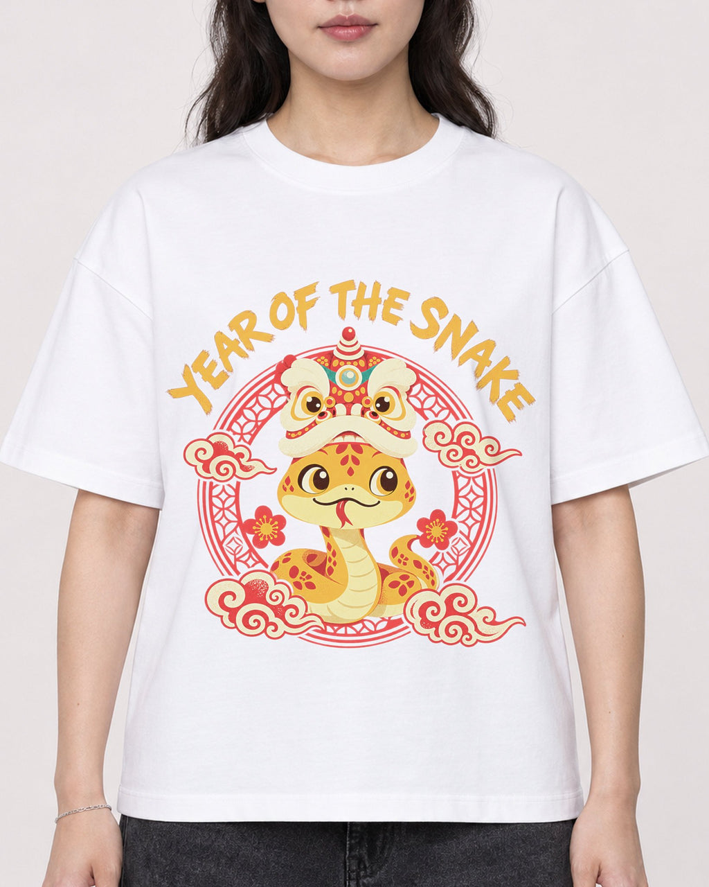 Mockup Boxy Heavyweight Tee White female close-up 03