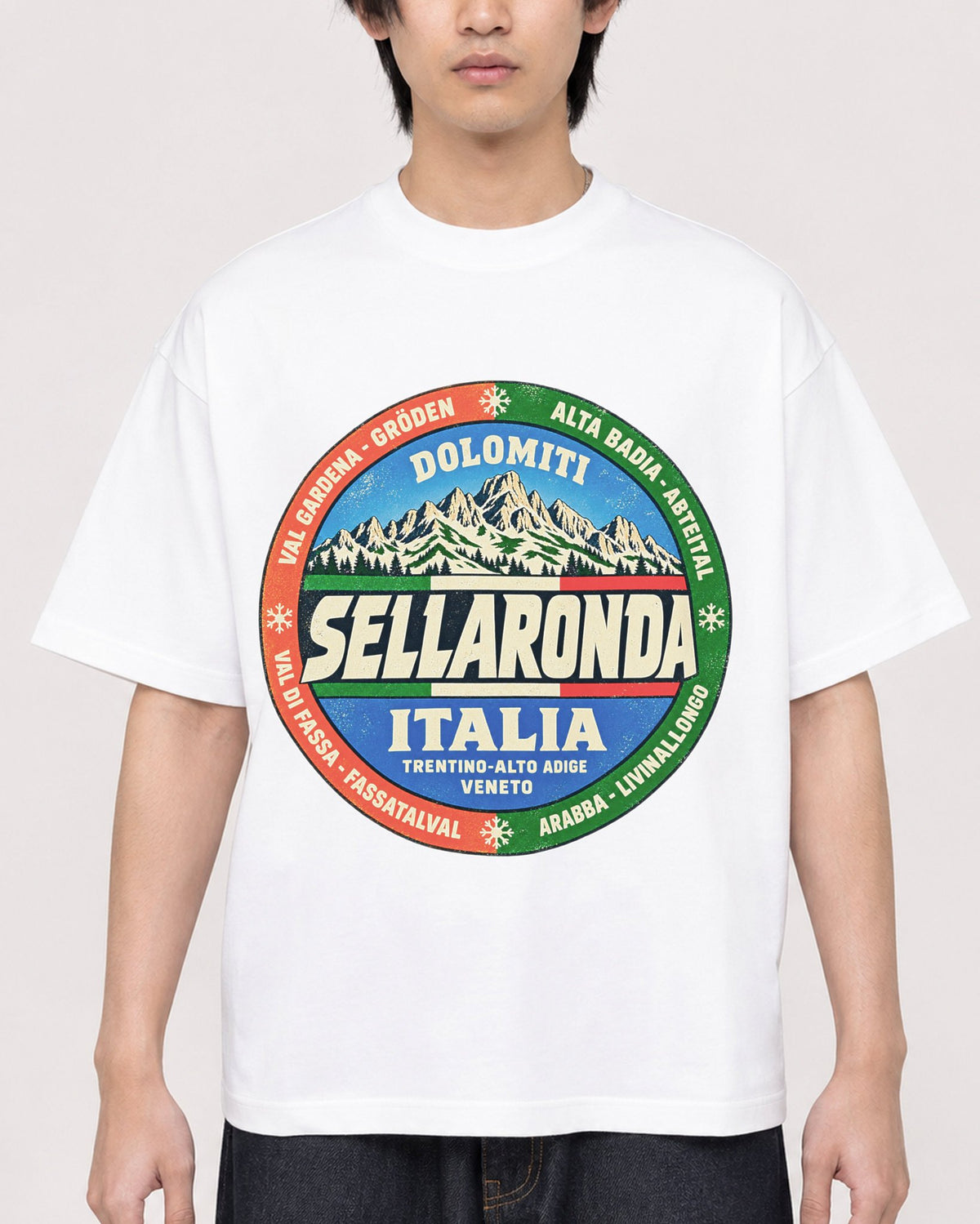 Mockup Boxy Heavyweight Tee White male close-up 11