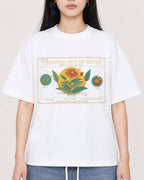 Mockup Boxy Heavyweight Tee White female close-up 01