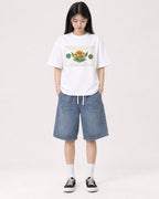Mockup Boxy Heavyweight Tee White female full-body 01