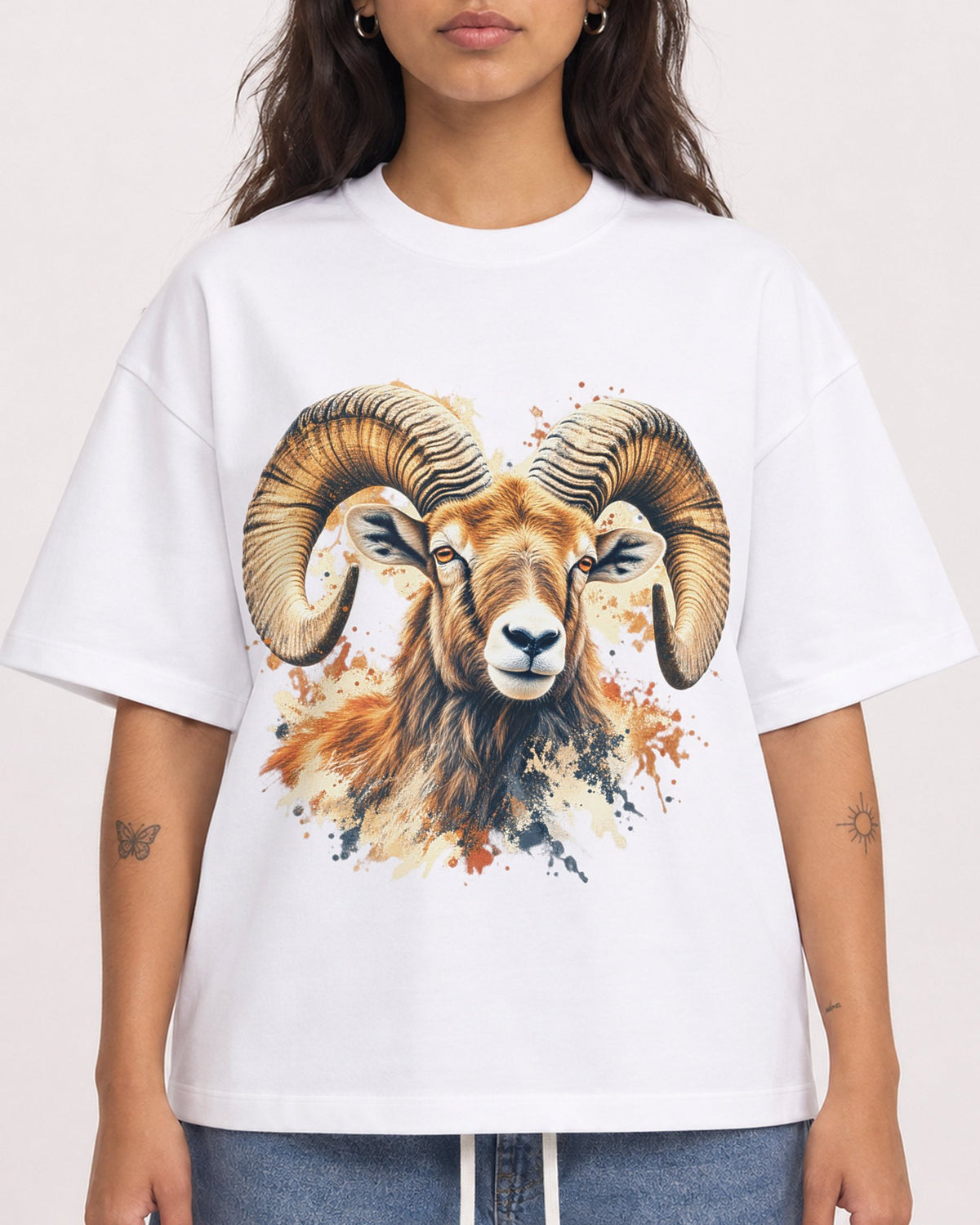 Mockup Boxy Heavyweight Tee White female close-up 06