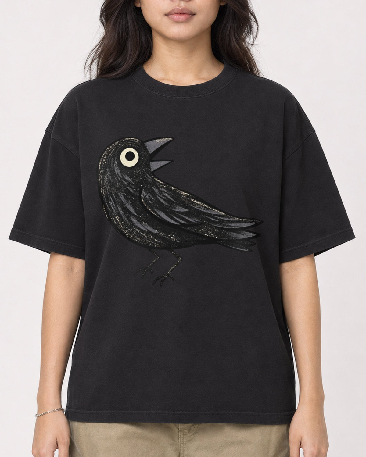 Mockup Boxy Heavyweight Tee Black female close-up 02