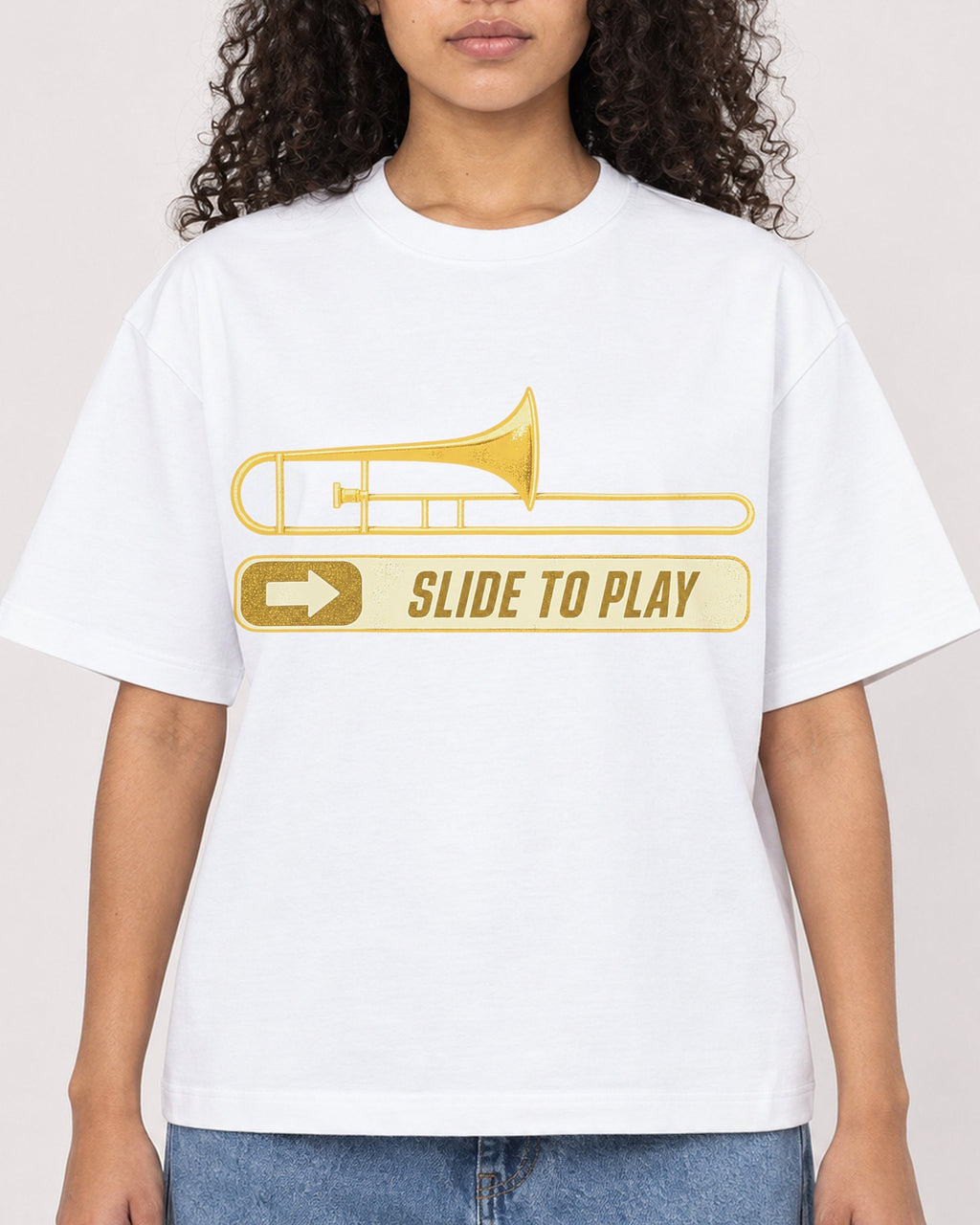 Mockup Boxy Heavyweight Tee White female close-up 10
