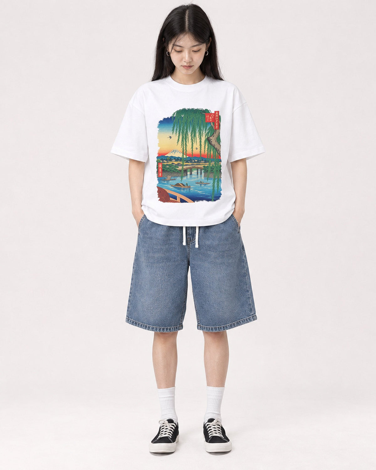 Mockup Boxy Heavyweight Tee White female full-body 01