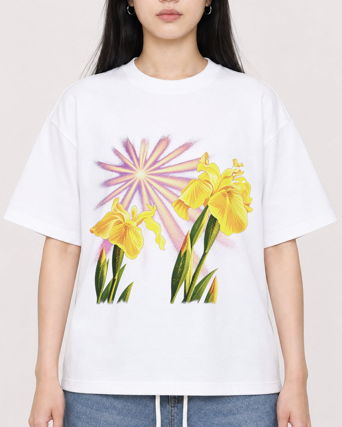Mockup Boxy Heavyweight Tee White female close-up 01