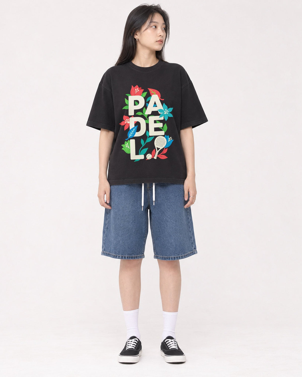 Mockup Boxy Heavyweight Tee Black female full-body 01