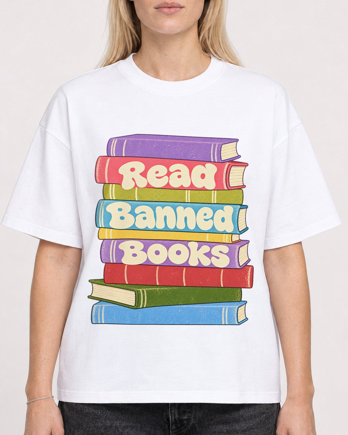 Mockup Boxy Heavyweight Tee White female close-up 08