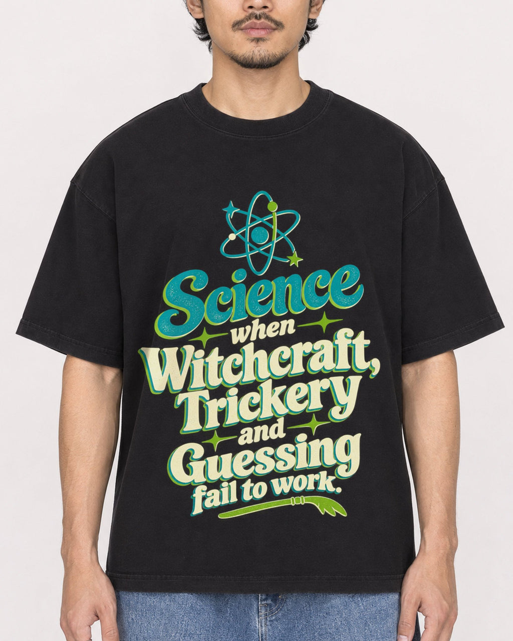 Mockup Boxy Heavyweight Tee Black male close-up 02