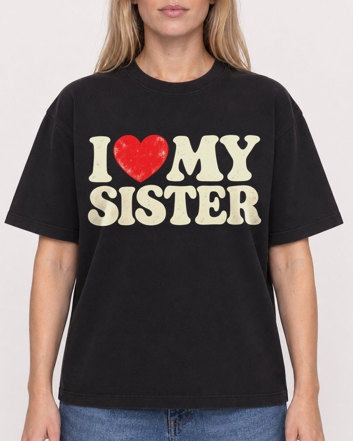 Mockup Boxy Heavyweight Tee Black female close-up 08