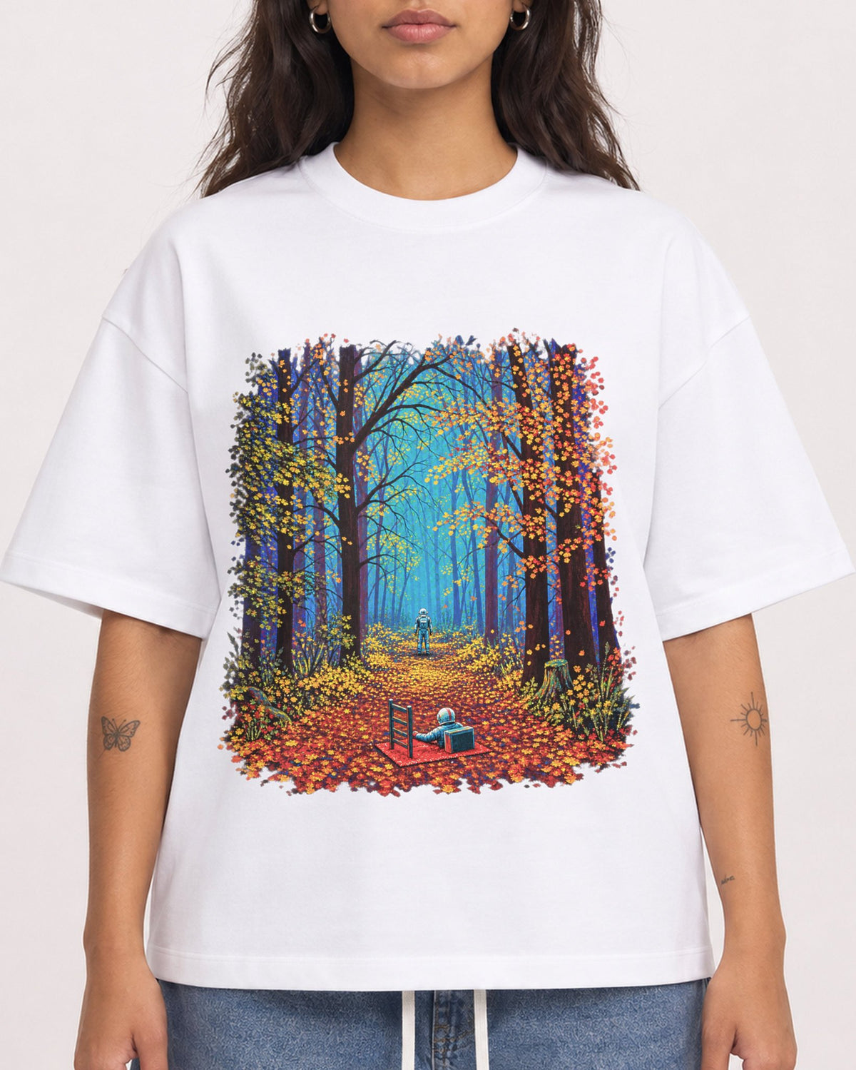 Mockup Boxy Heavyweight Tee White female close-up 06