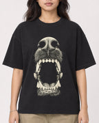 Mockup Boxy Heavyweight Tee Black female close-up 02