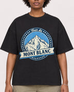 Mockup Boxy Heavyweight Tee Black female close-up 14