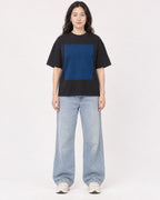 Mockup Boxy Heavyweight Tee Black female full-body 03