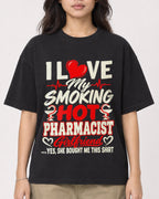 Mockup Boxy Heavyweight Tee Black female close-up 02