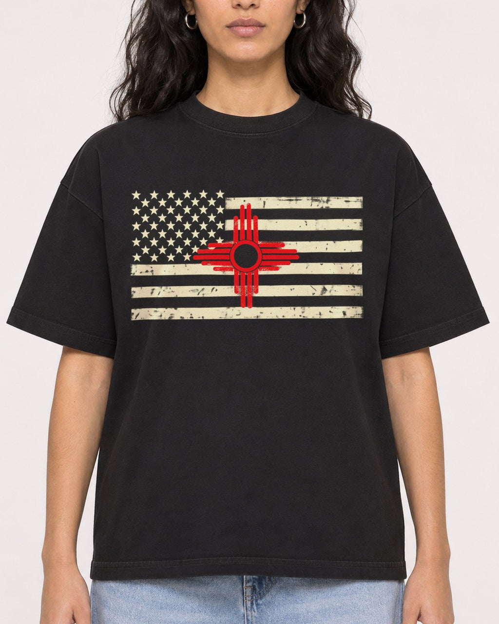 Mockup Boxy Heavyweight Tee Black female close-up 07
