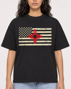 Mockup Boxy Heavyweight Tee Black female close-up 07
