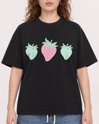 Mockup Boxy Heavyweight Tee Black female close-up 09