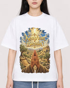 Mockup Boxy Heavyweight Tee White female close-up 01