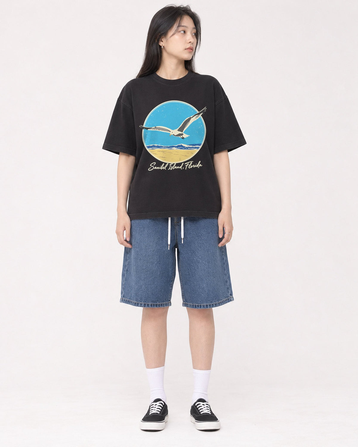 Mockup Boxy Heavyweight Tee Black female full-body 01