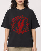 Mockup Boxy Heavyweight Tee Black female close-up 02