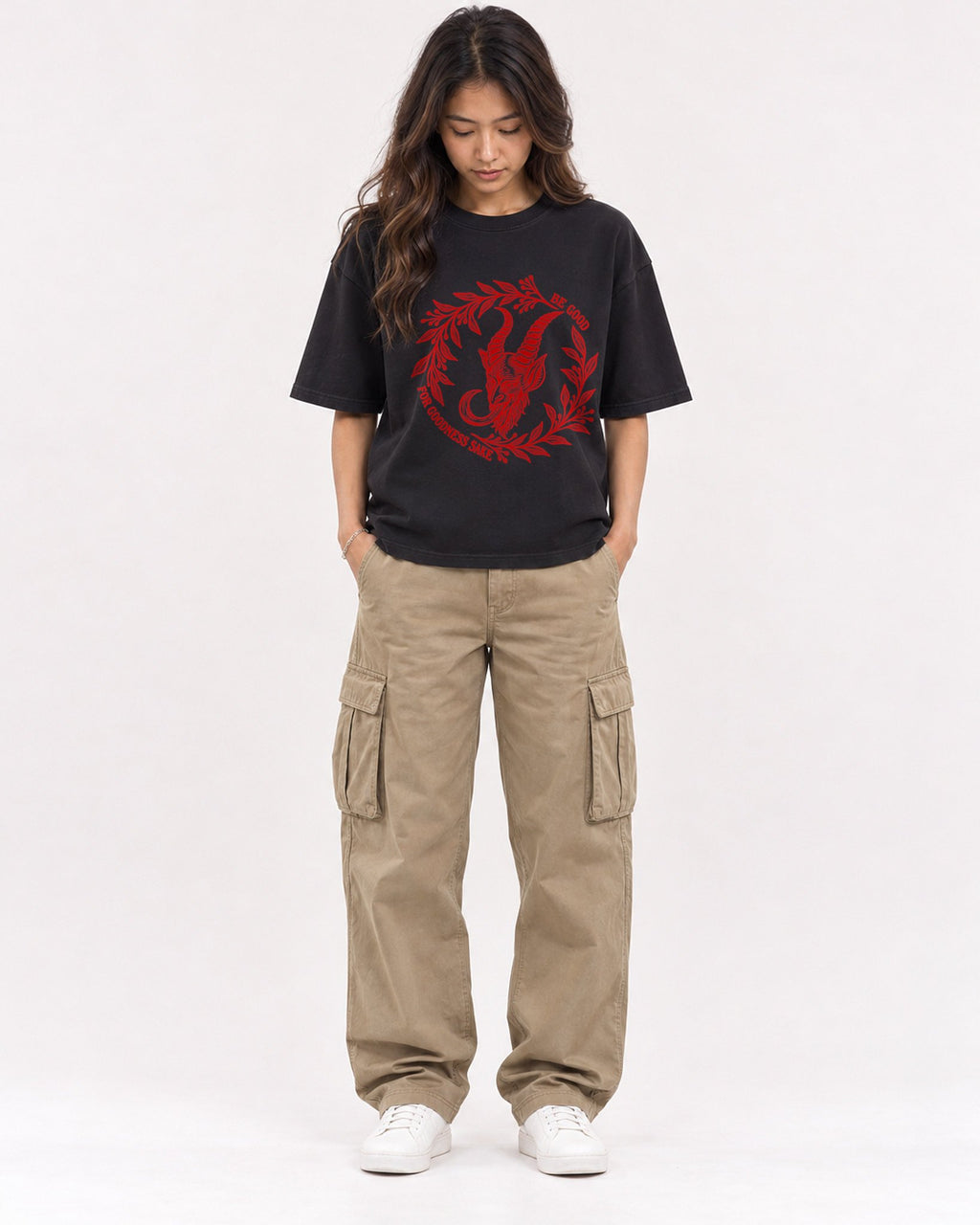 Mockup Boxy Heavyweight Tee Black female full-body 02