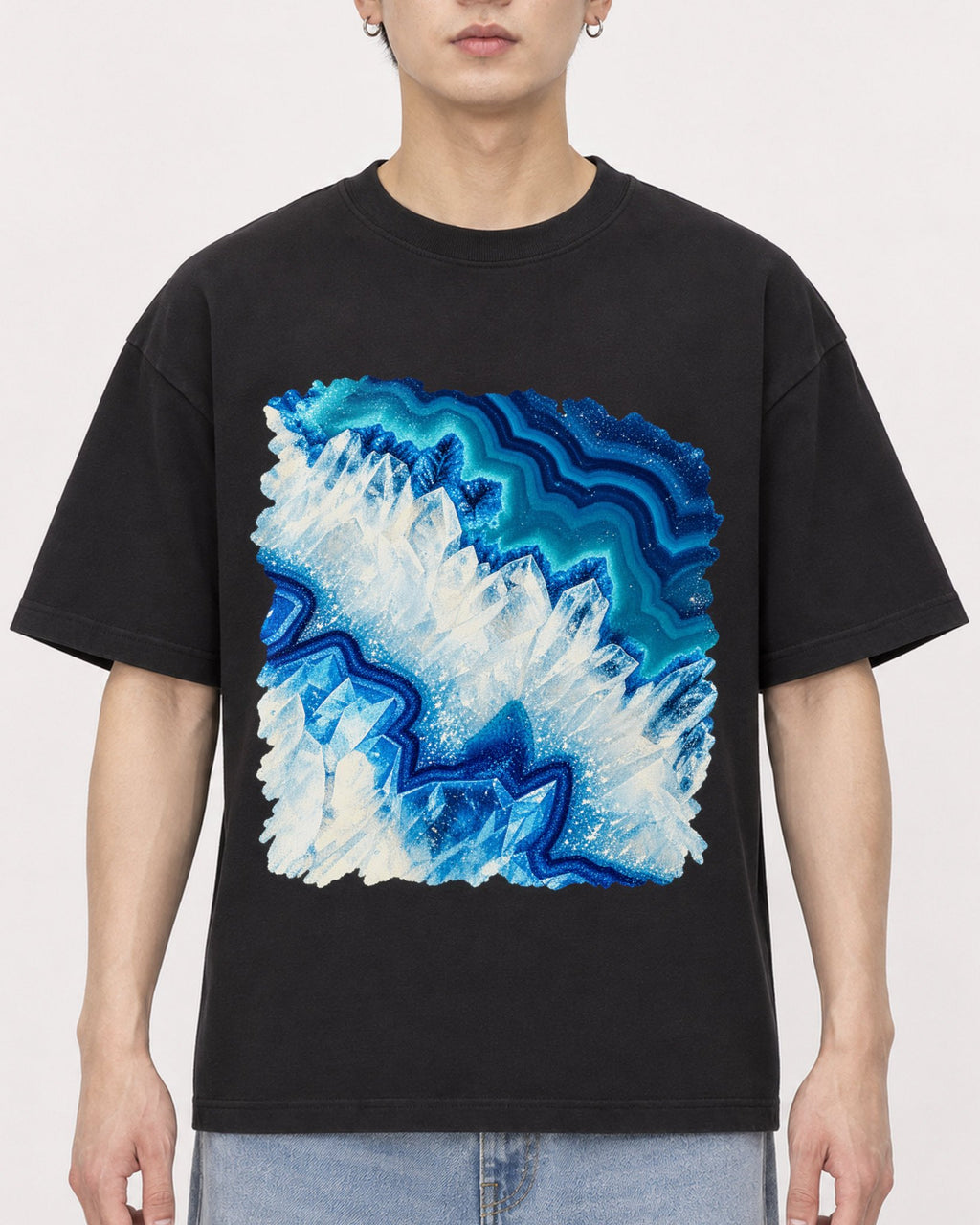 Mockup Boxy Heavyweight Tee Black male close-up 01