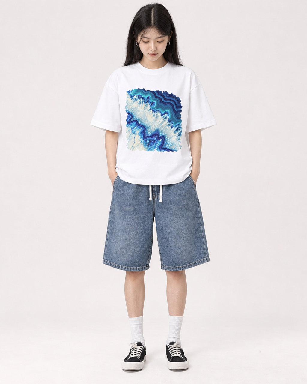 Mockup Boxy Heavyweight Tee White female full-body 01