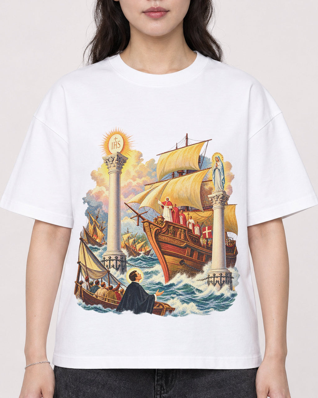 Mockup Boxy Heavyweight Tee White female close-up 03