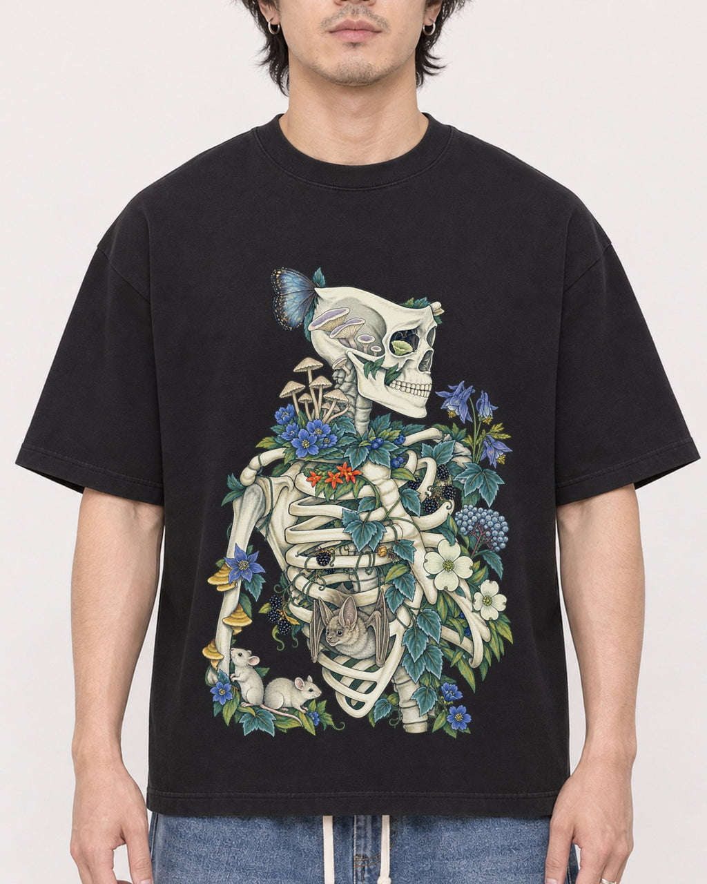 Mockup Boxy Heavyweight Tee Black male close-up 03