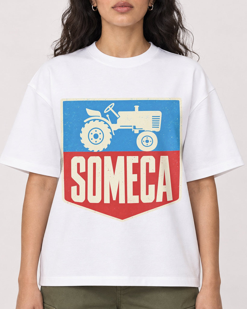 Mockup Boxy Heavyweight Tee White female close-up 07