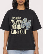 Mockup Boxy Heavyweight Tee Black female close-up 15