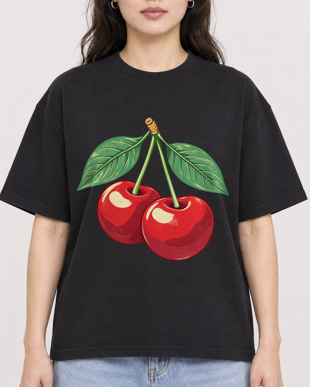 Mockup Boxy Heavyweight Tee Black female close-up 03