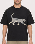 Mockup Boxy Heavyweight Tee Black male close-up 08
