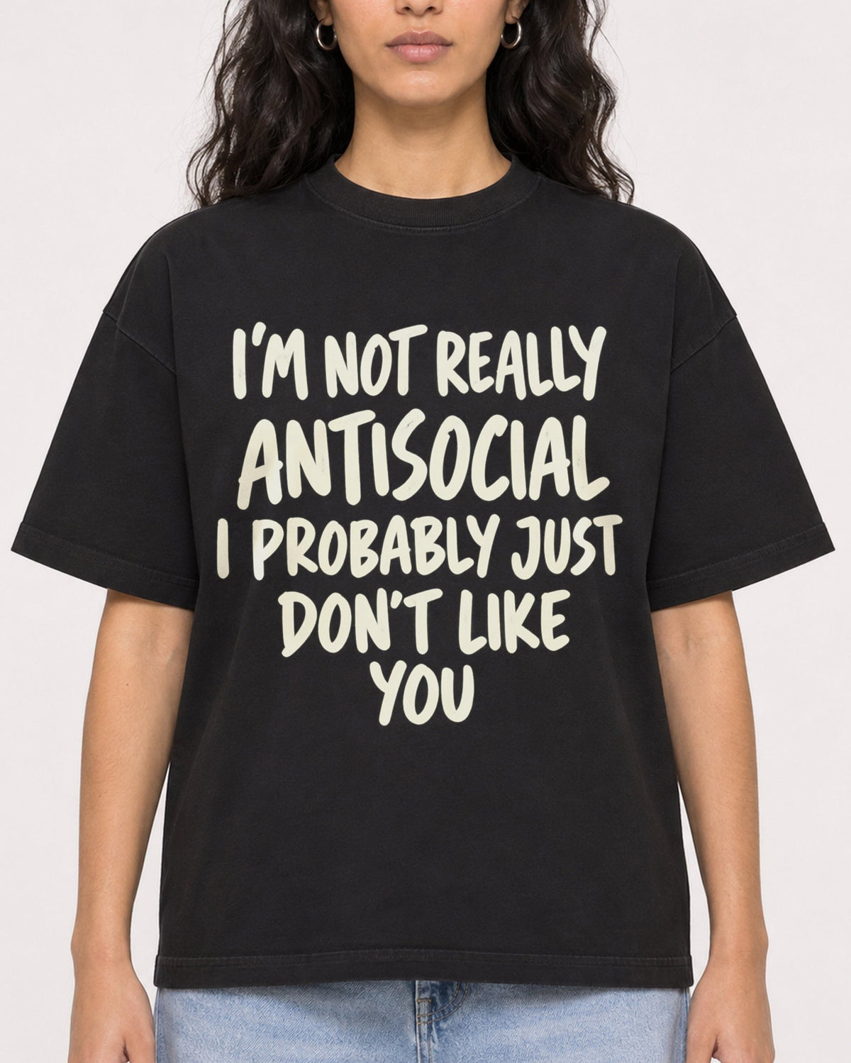 Mockup Boxy Heavyweight Tee Black female close-up 07