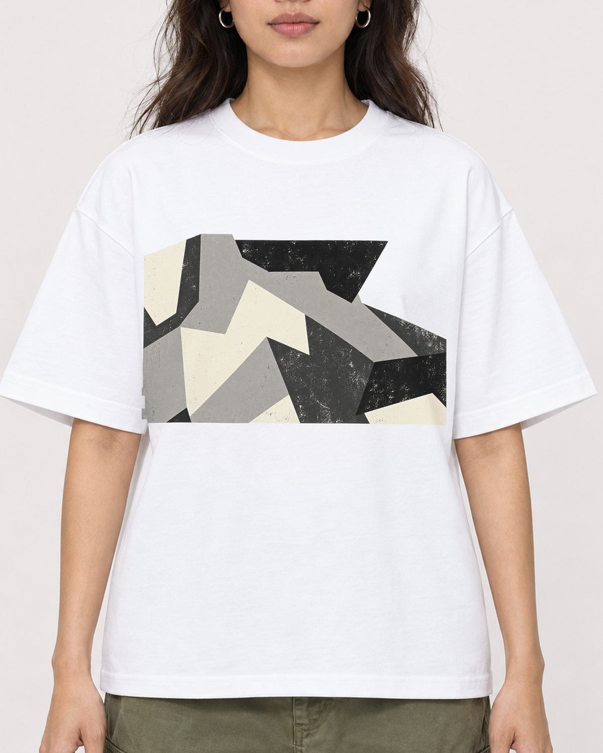 Mockup Boxy Heavyweight Tee White female close-up 02