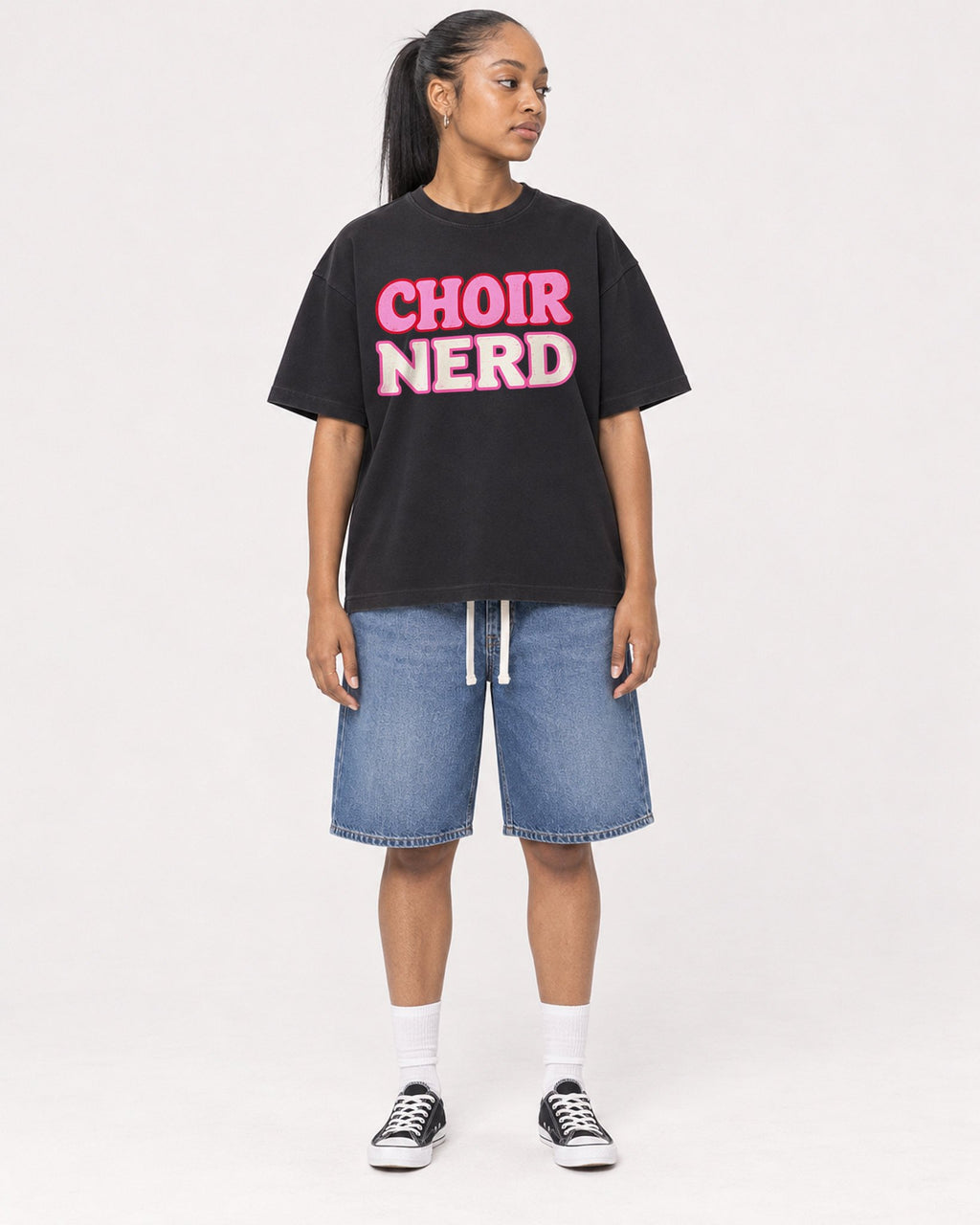 Mockup Boxy Heavyweight Tee Black female full-body 25