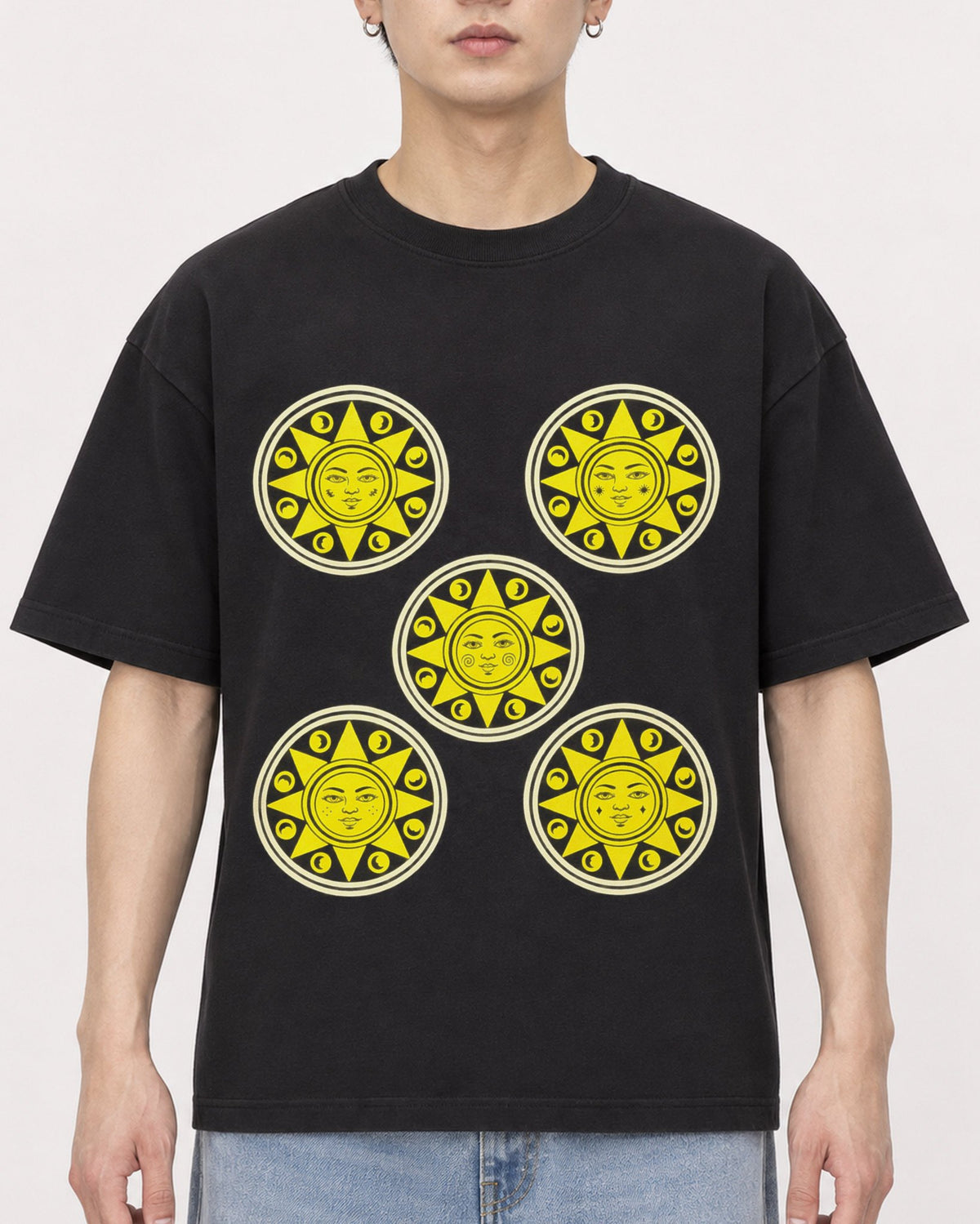 Mockup Boxy Heavyweight Tee Black male close-up 01