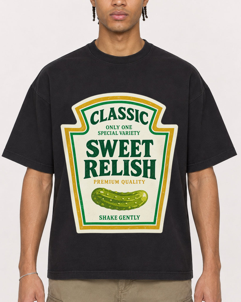 Mockup Boxy Heavyweight Tee Black male close-up 40