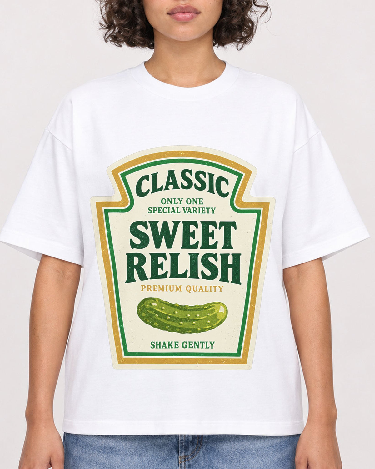 Mockup Boxy Heavyweight Tee White female close-up 40