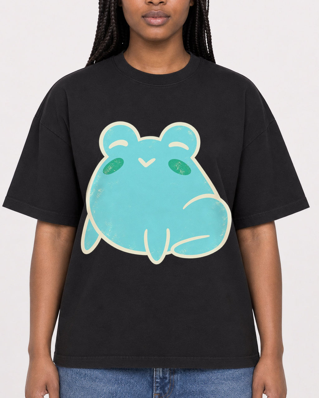 Mockup Boxy Heavyweight Tee Black female close-up 04