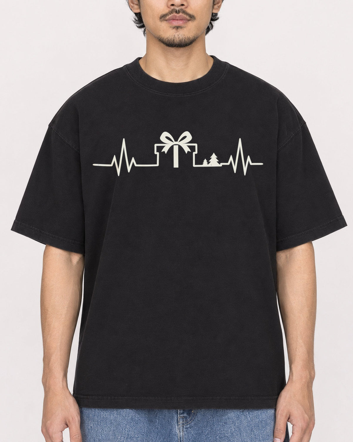 Mockup Boxy Heavyweight Tee Black male close-up 02